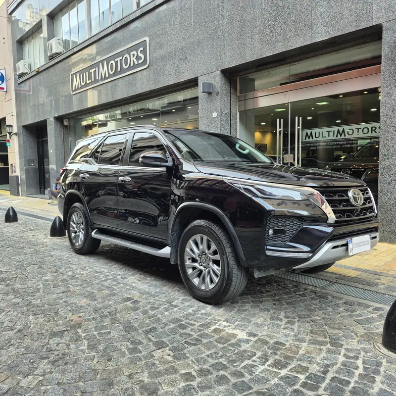 Mira esta publicación de Toyota SW4 2022 en Motordil