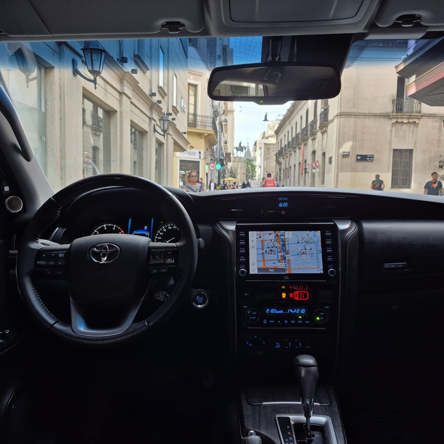 Mira esta publicación de Toyota SW4 2022 en Motordil