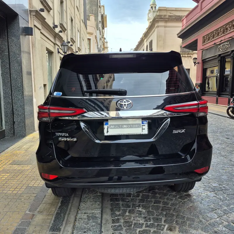 Mira esta publicación de Toyota SW4 2022 en Motordil