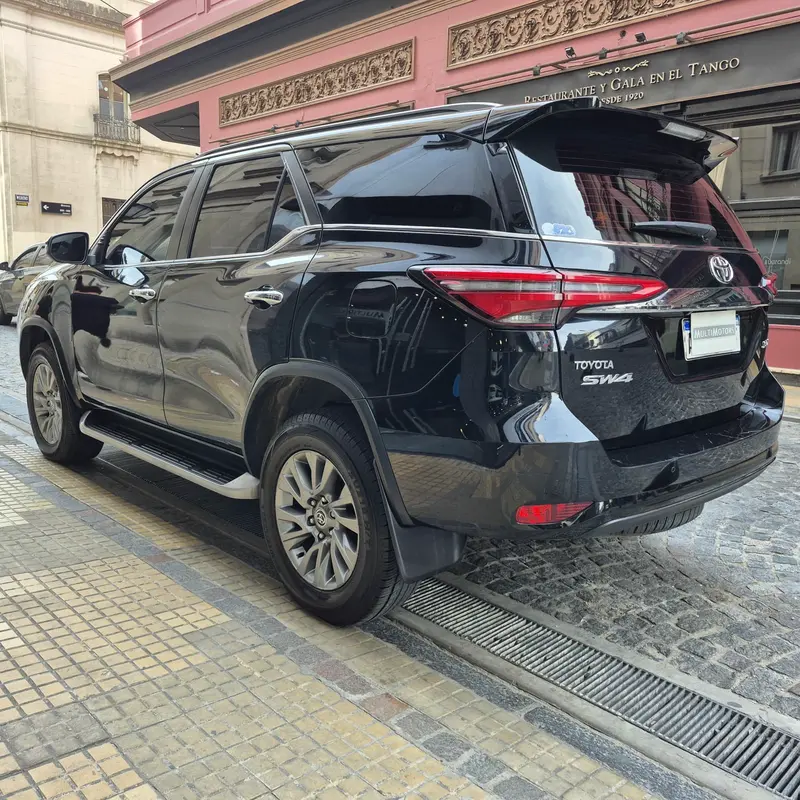 Mira esta publicación de Toyota SW4 2022 en Motordil