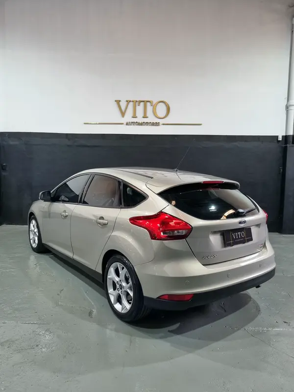 Mira esta publicación de Ford Focus 2015 en Motordil