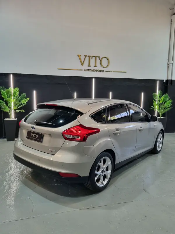 Mira esta publicación de Ford Focus 2015 en Motordil