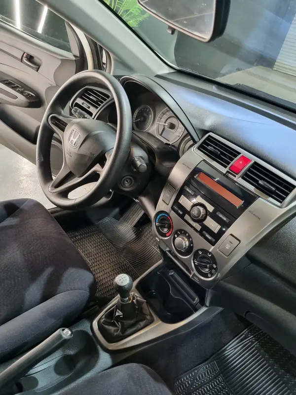 Mira esta publicación de Honda City 2015 en Motordil