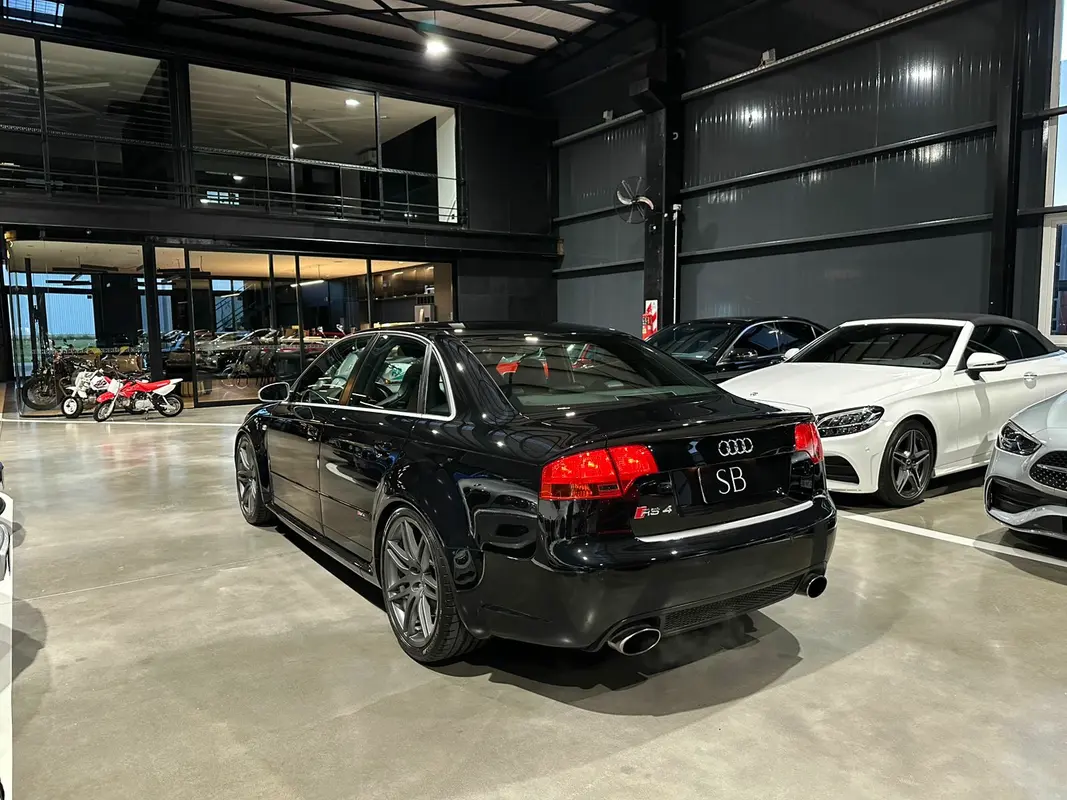 Mira esta publicación de Audi RS4 2008 en Motordil