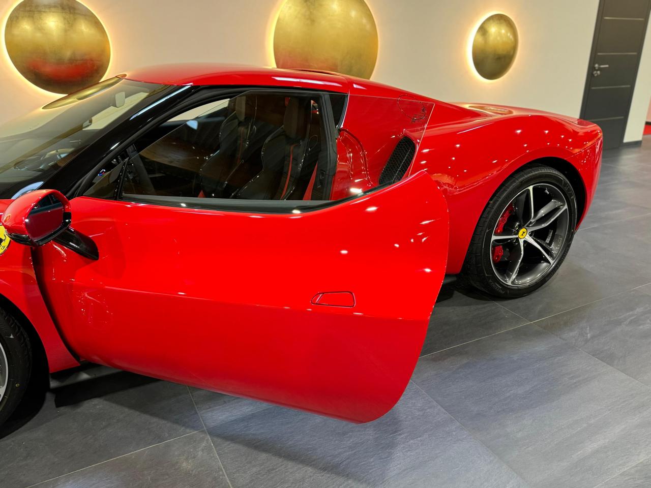 Mira esta publicación de Ferrari 296 2024 en Motordil