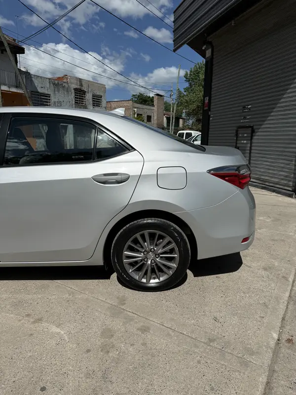 Mira esta publicación de Toyota Corolla 2017 en Motordil