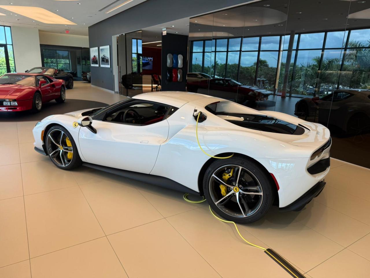 Mira esta publicación de Ferrari 296 2025 en Motordil