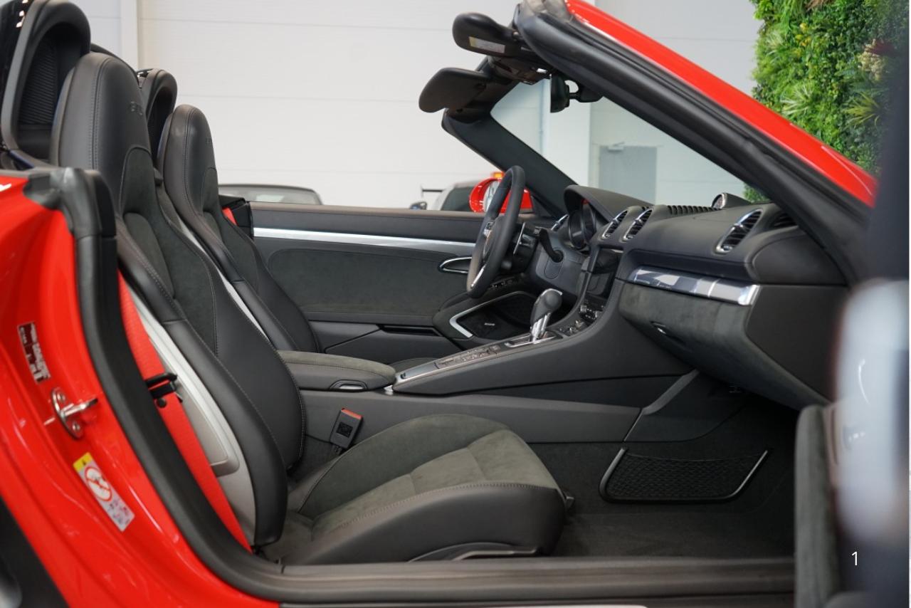Mira esta publicación de Porsche 718 2024 en Motordil