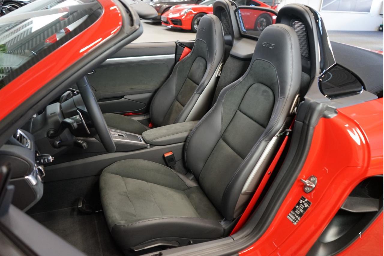 Mira esta publicación de Porsche 718 2024 en Motordil