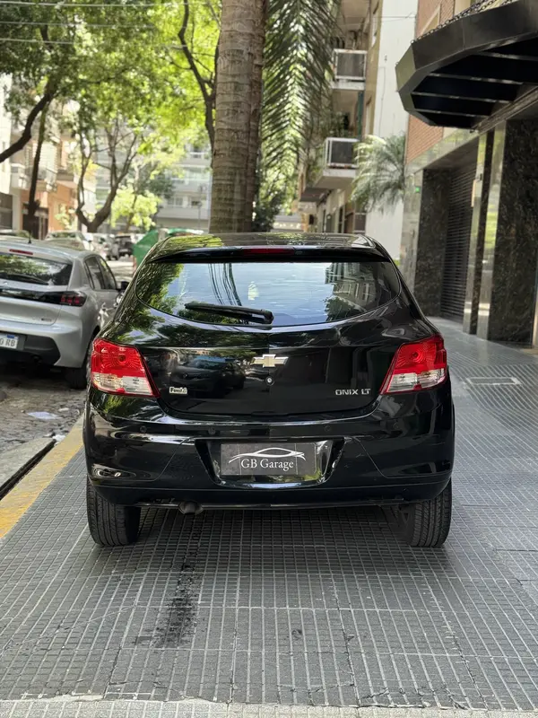 Mira esta publicación de Chevrolet Onix 2016 en Motordil