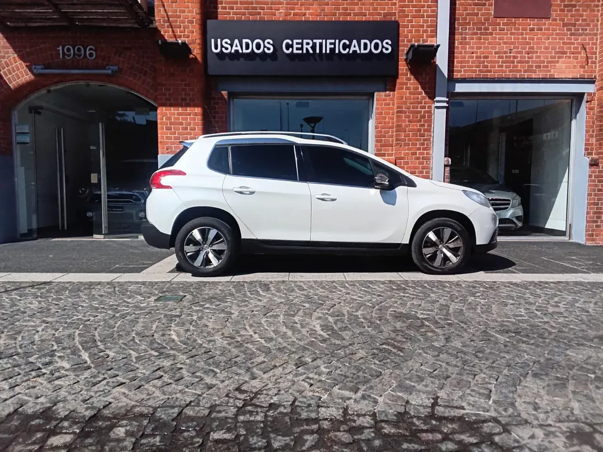 Mira esta publicación de Peugeot 2008 2017 en Motordil