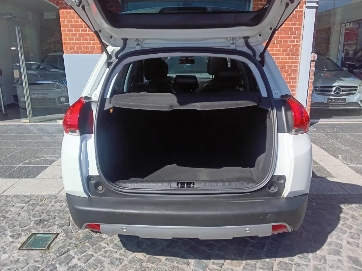 Mira esta publicación de Peugeot 2008 2017 en Motordil