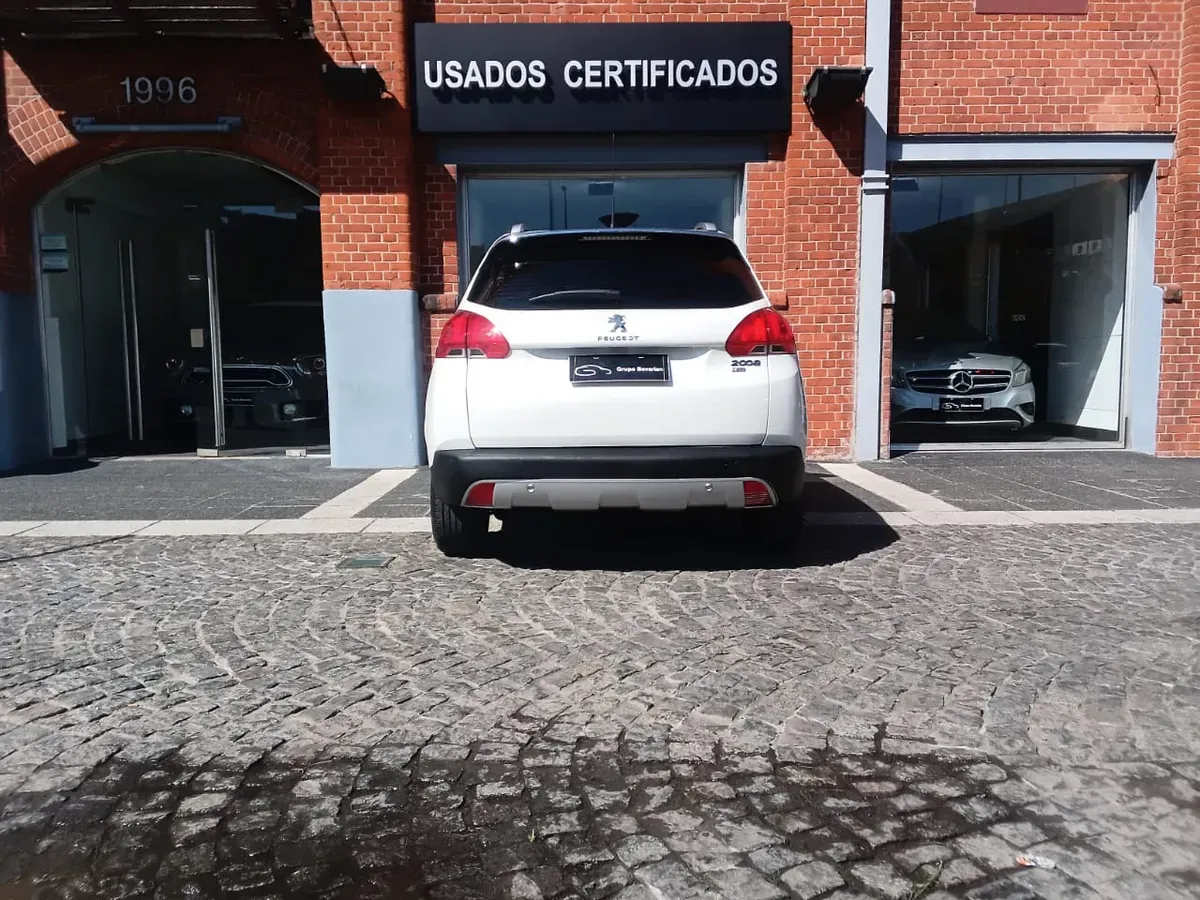 Mira esta publicación de Peugeot 2008 2017 en Motordil