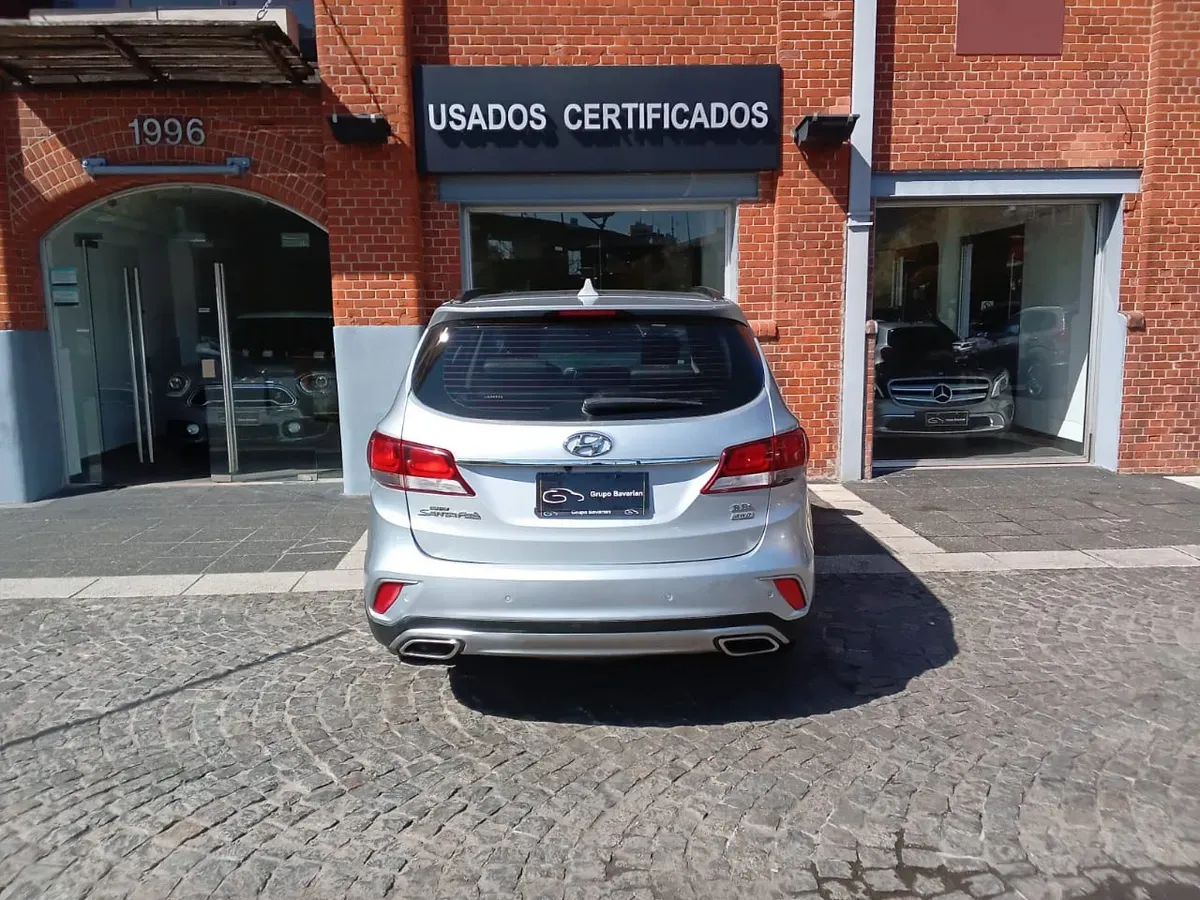 Mira esta publicación de Hyundai Grand Santa Fe 2018 en Motordil
