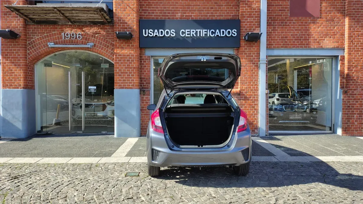 Mira esta publicación de Honda FIT 2017 en Motordil