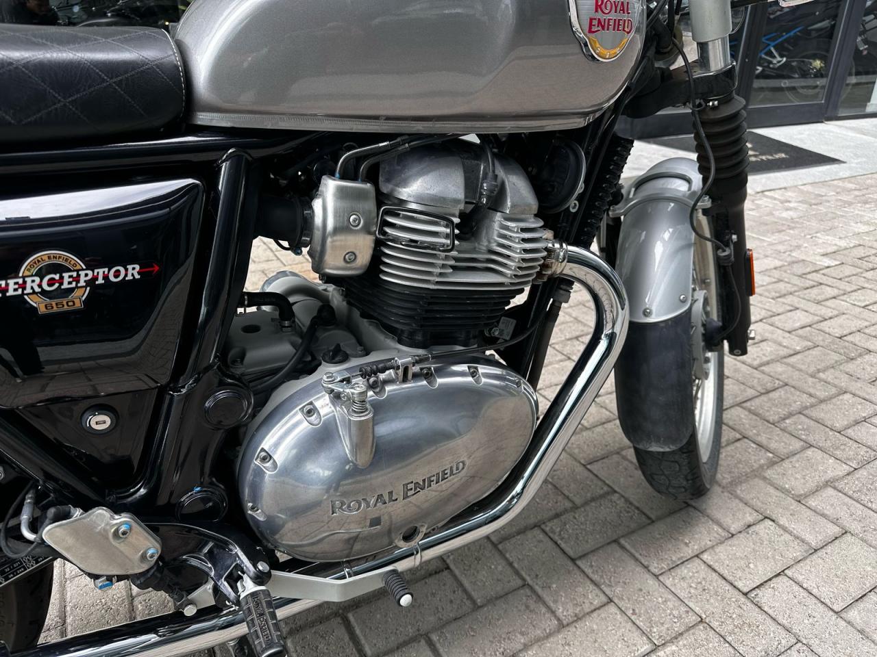 Mira esta publicación de Royal Enfield 650 Interceptor 2021 en Motordil