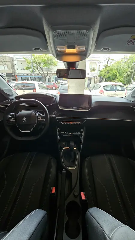 Mira esta publicación de Peugeot 208 2023 en Motordil