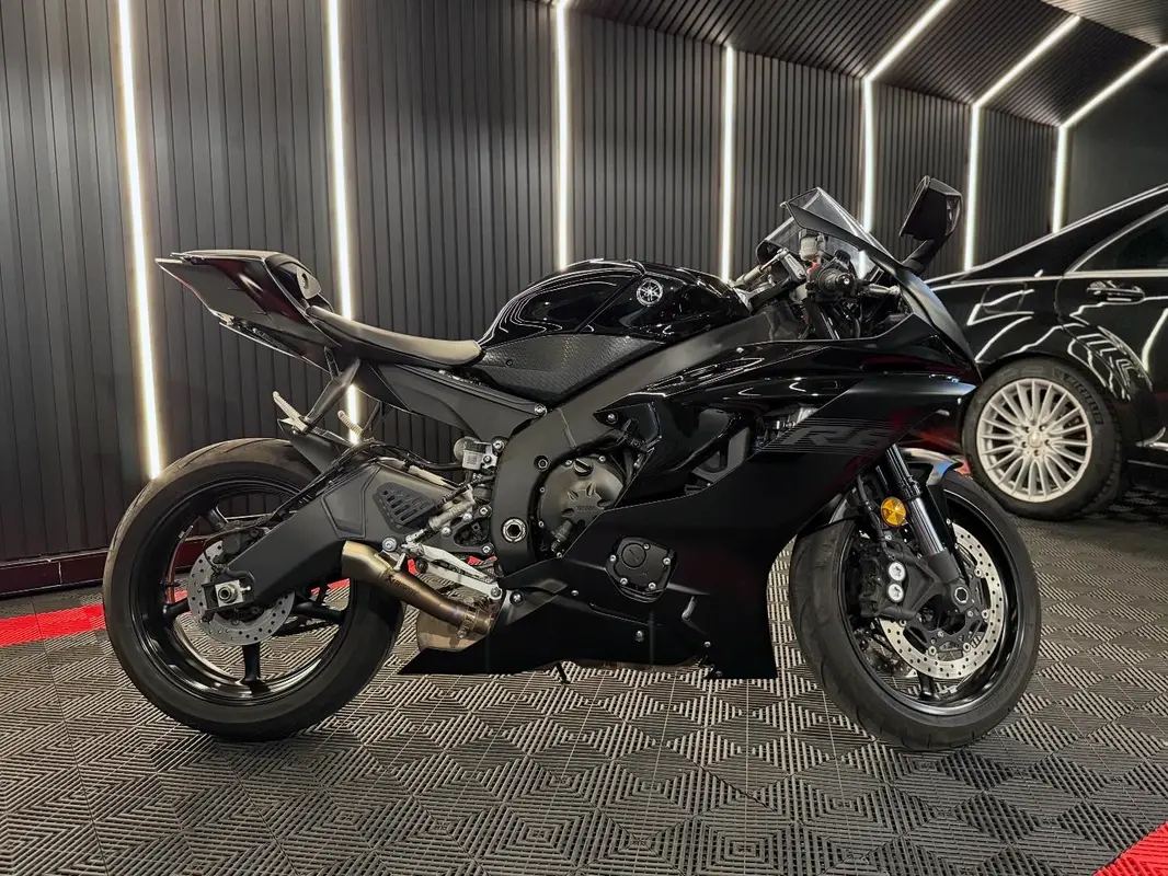 Mira esta publicación de Yamaha 600 Yzf R 6 2022 en Motordil