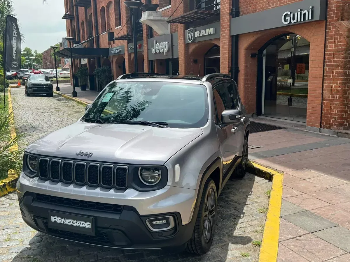 Mirá esta publicación de Jeep Renegade
