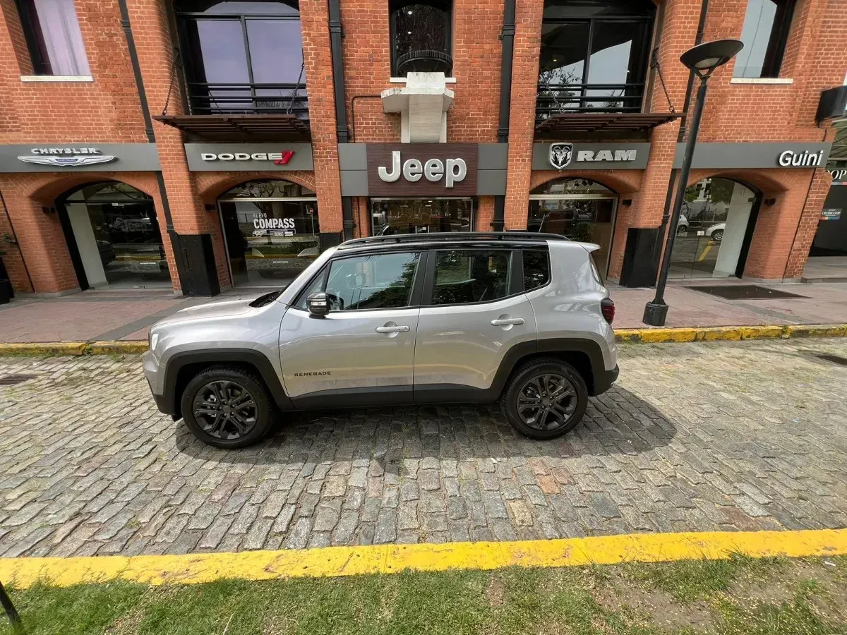 Mirá esta publicación de Jeep Renegade