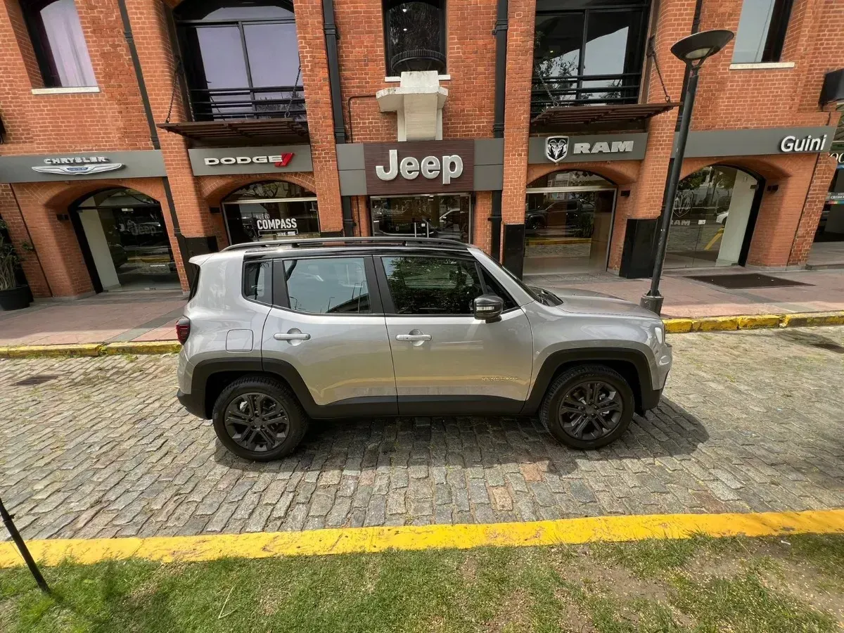 Mirá esta publicación de Jeep Renegade