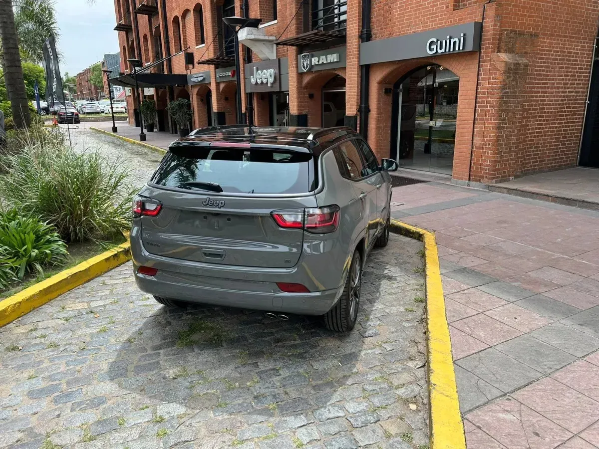 Mirá esta publicación de Jeep Compass