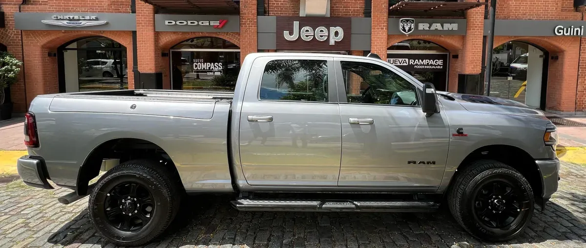 Mira esta publicación de RAM 2500 2025 en Motordil