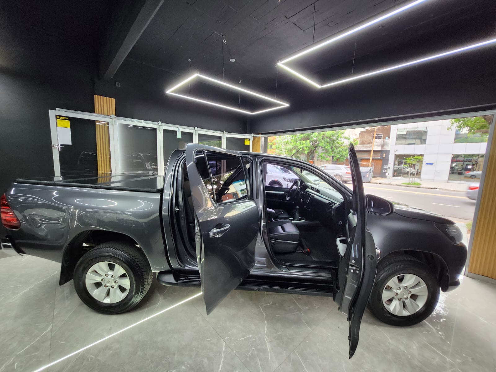 Mira esta publicación de Toyota Hilux 2017 en Motordil