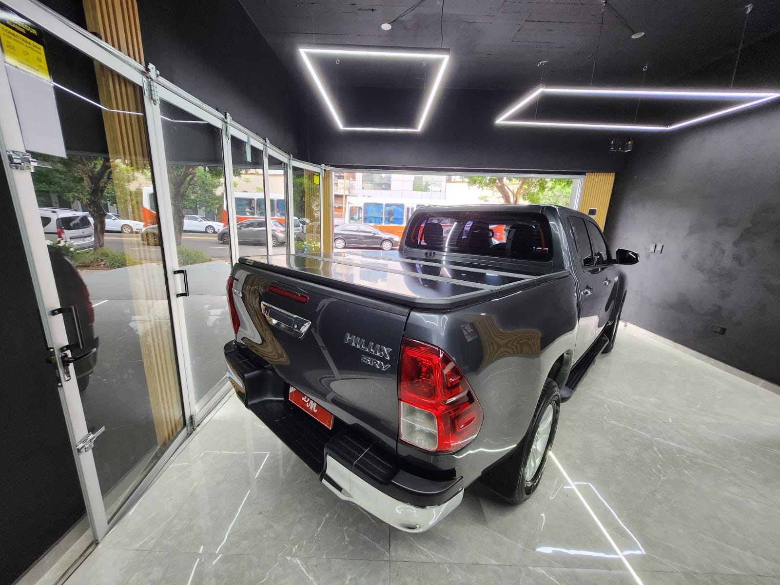 Mira esta publicación de Toyota Hilux 2017 en Motordil