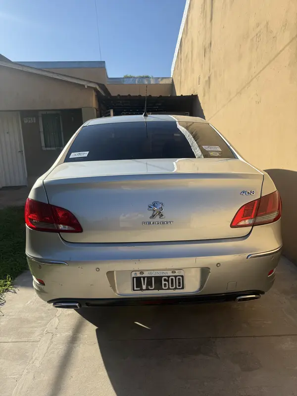 Mira esta publicación de Peugeot 408 2012 en Motordil