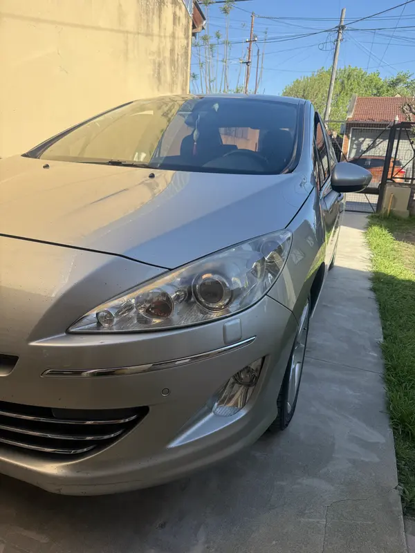 Mira esta publicación de Peugeot 408 2012 en Motordil