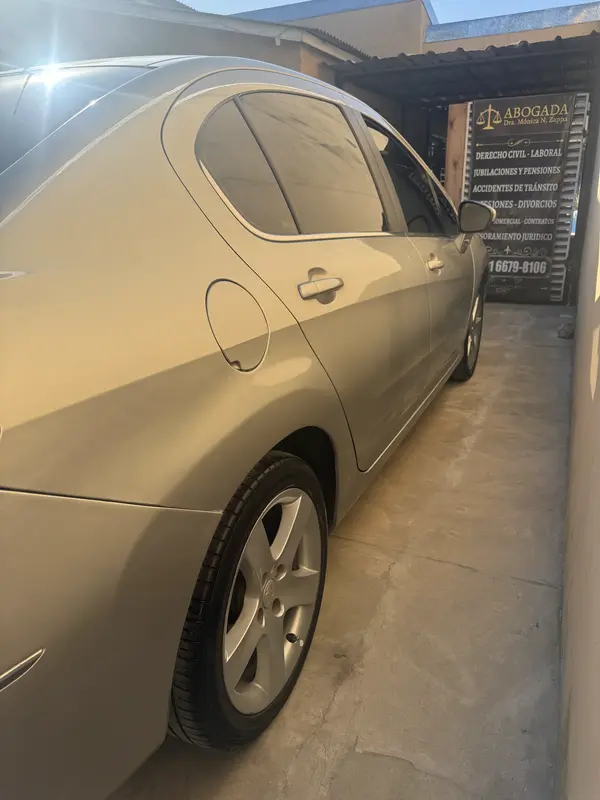 Mira esta publicación de Peugeot 408 2012 en Motordil