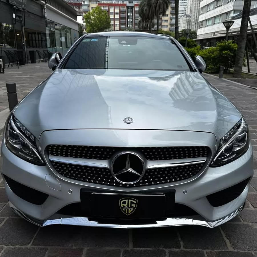 Mira esta publicación de Mercedes Benz 300 2017 en Motordil