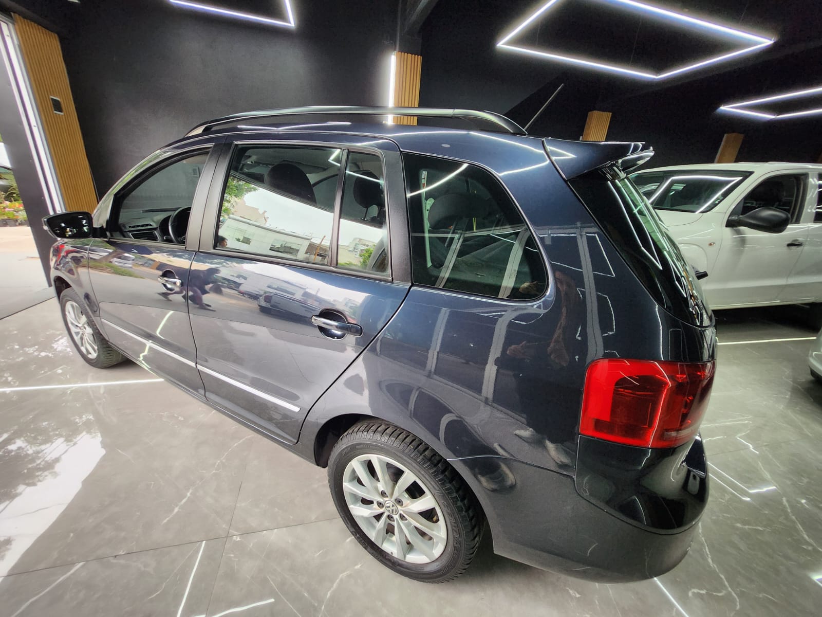 Mira esta publicación de Volkswagen Suran 2014 en Motordil