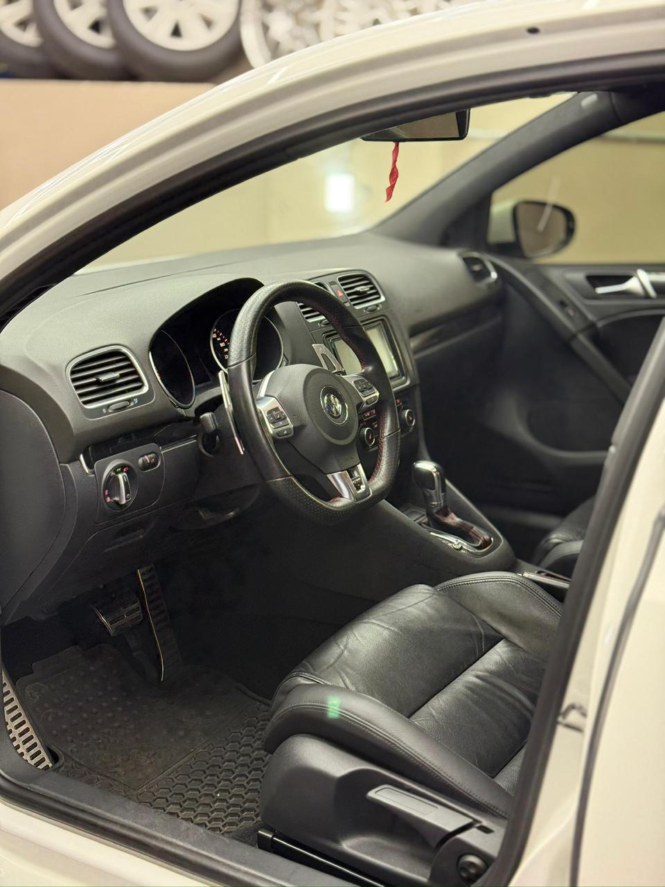 Mira esta publicación de Volkswagen Golf 2013 en Motordil