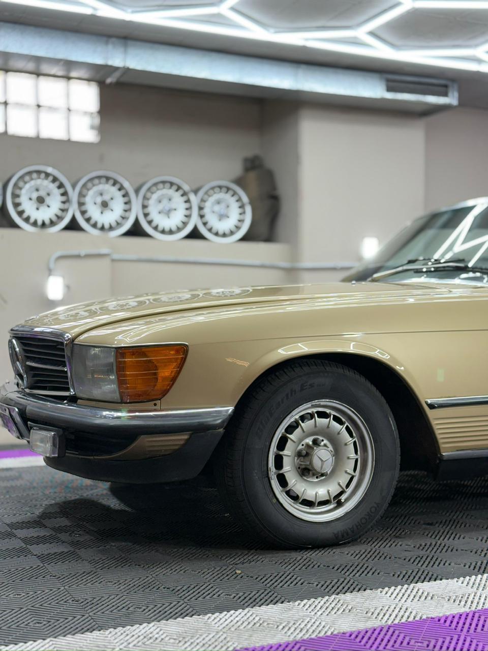 Mira esta publicación de Mercedes Benz 280 SLC 1981 en Motordil