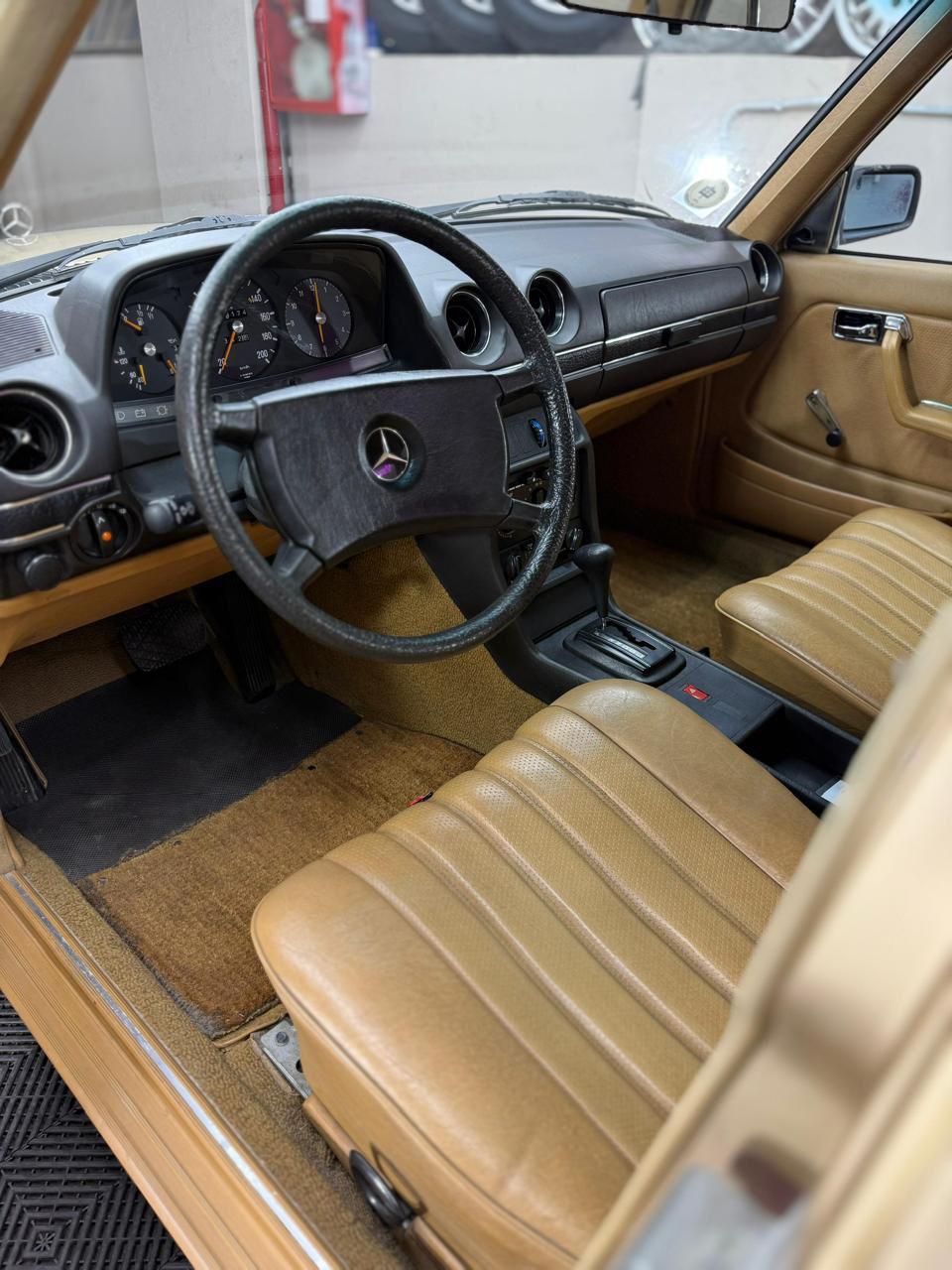 Mira esta publicación de Mercedes Benz 230 1982 en Motordil