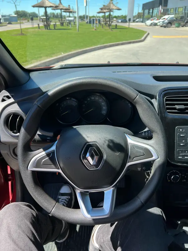 Mira esta publicación de Renault Sandero II 2023 en Motordil