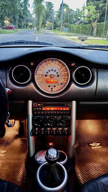 Mira esta publicación de Mini Cooper 2004 en Motordil