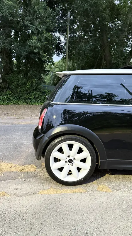 Mira esta publicación de Mini Cooper 2004 en Motordil