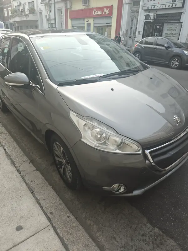 Mira esta publicación de Peugeot 208 2014 en Motordil