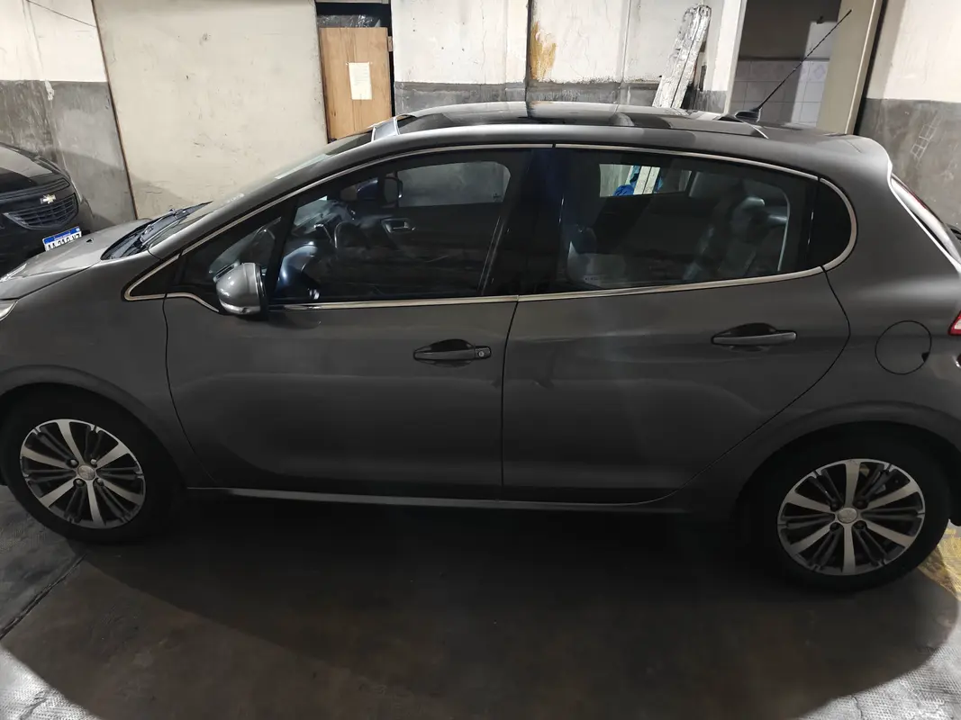 Mira esta publicación de Peugeot 208 2014 en Motordil