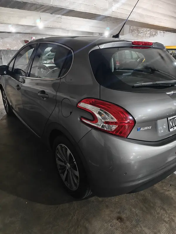 Mira esta publicación de Peugeot 208 2014 en Motordil