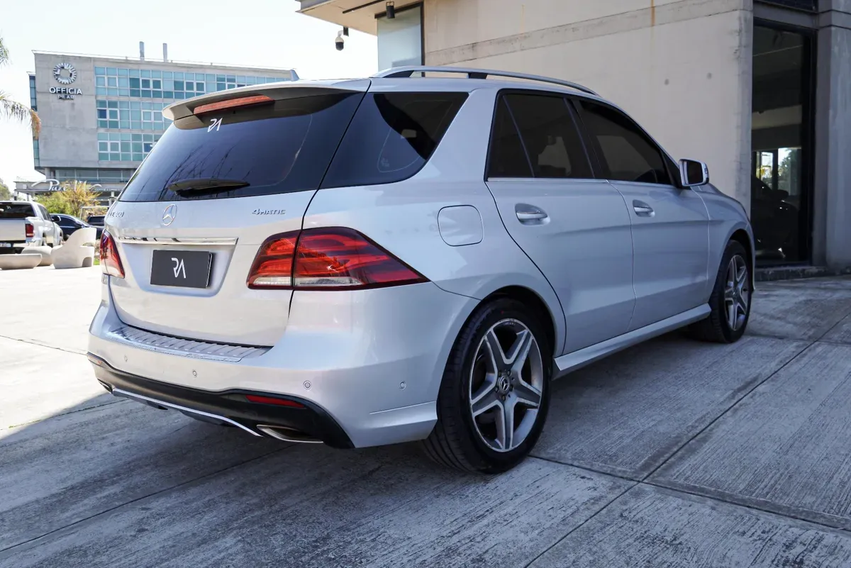 Mira esta publicación de Mercedes Benz GLE 2018 en Motordil