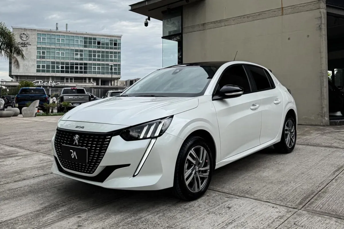 Mira esta publicación de Peugeot 208 2024 en Motordil