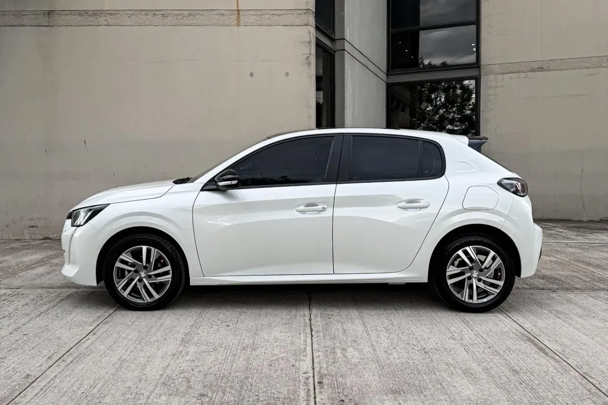 Mira esta publicación de Peugeot 208 2024 en Motordil