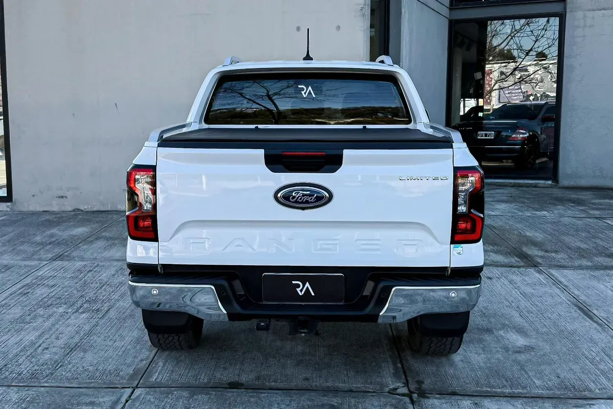 Mira esta publicación de Ford Ranger 2024 en Motordil