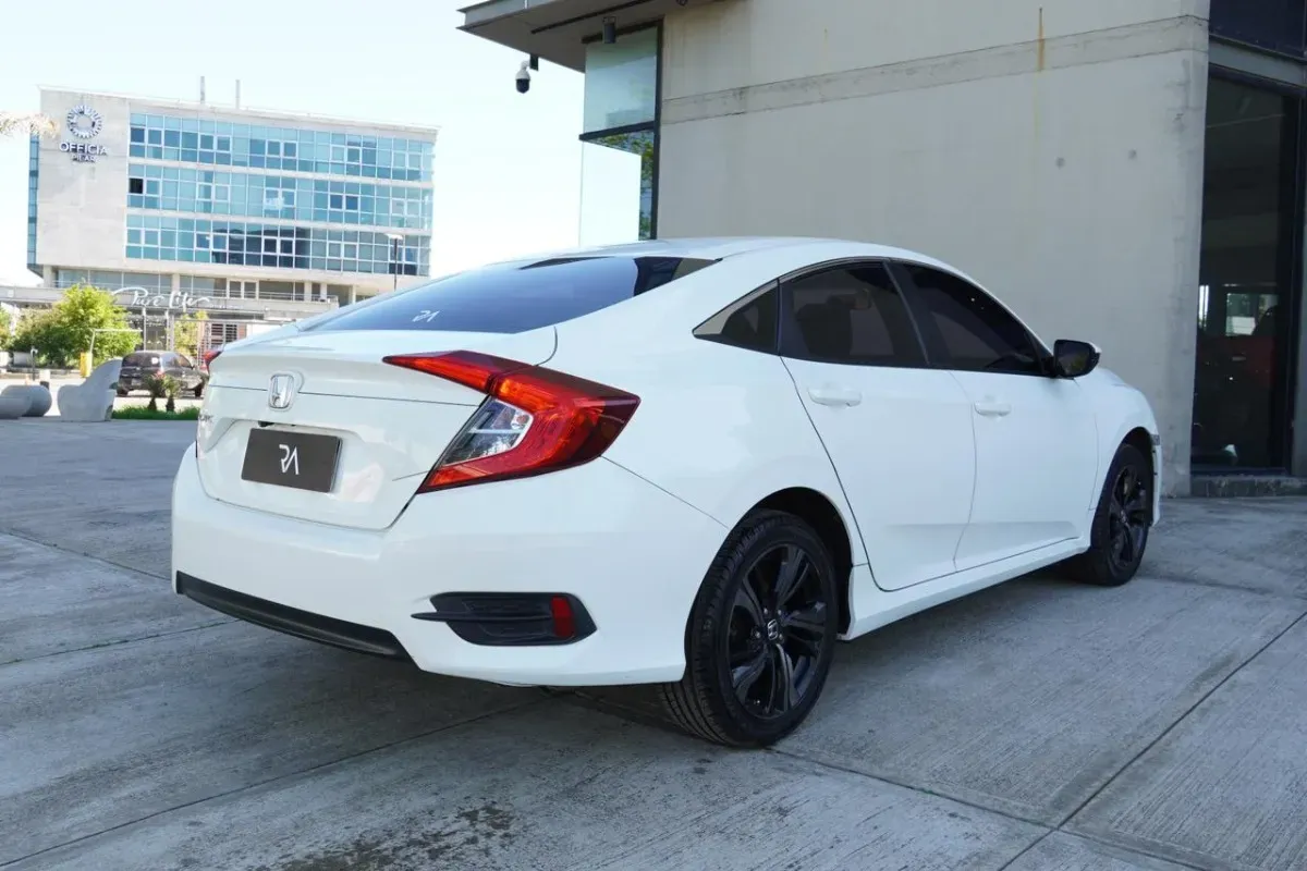 Mira esta publicación de Honda Civic 2017 en Motordil