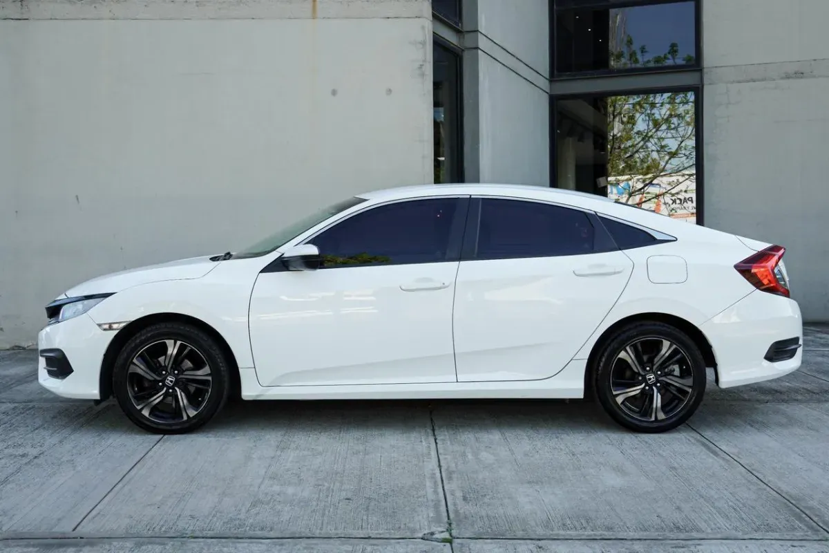 Mira esta publicación de Honda Civic 2017 en Motordil