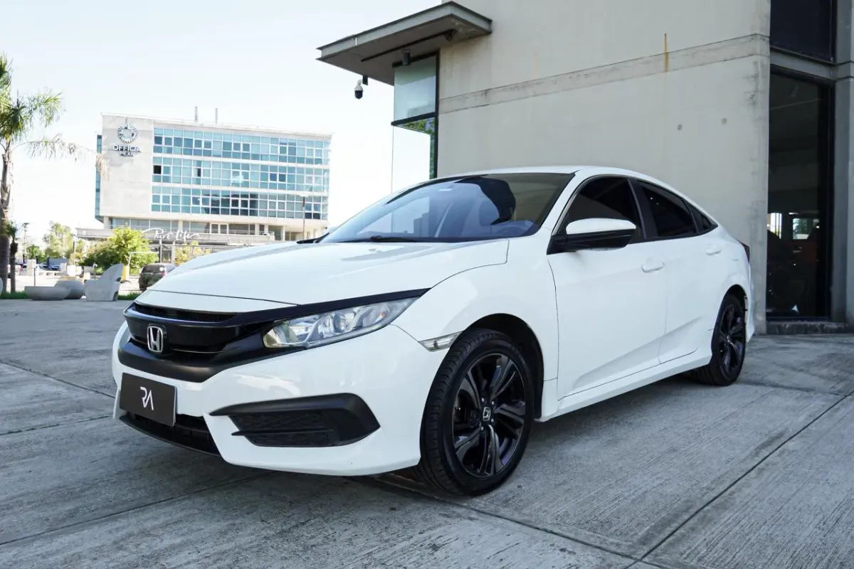 Mira esta publicación de Honda Civic 2017 en Motordil